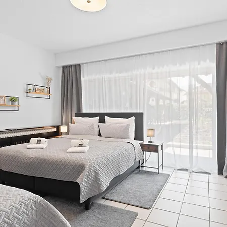 Aparthotel Lumiflats: *